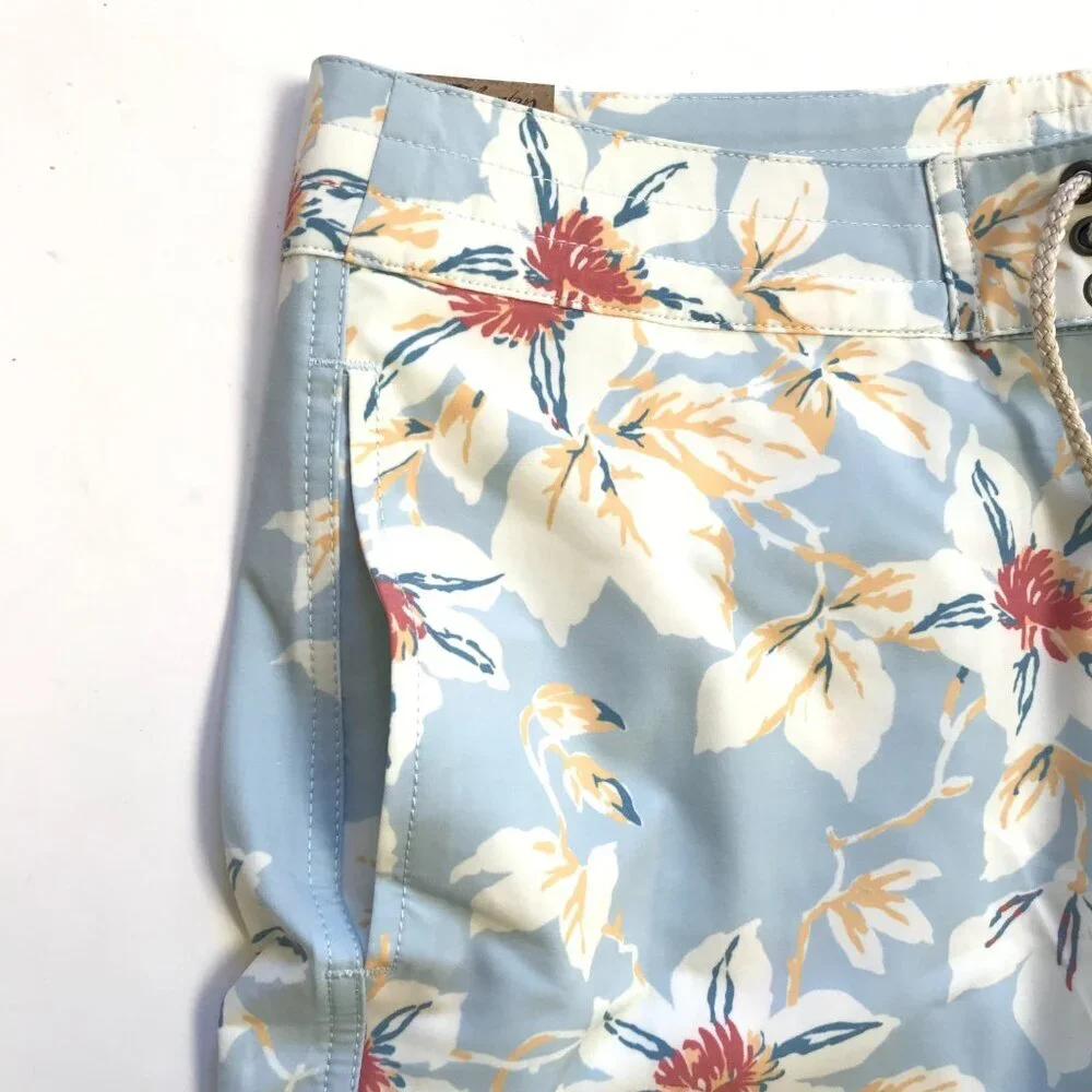 NWT Faherty Classic Board Bermuda Shorts Mens 35 Blue Floral 7.5